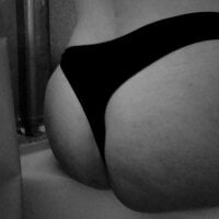 italiianbellaxxx0's Offline Chat Room