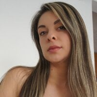 LauJhonson Adlı Modelin Çevrimdışı Sohbet Odası