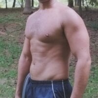 Dark_brunette_guy webcam