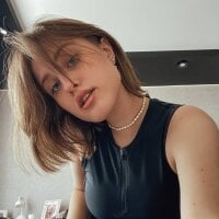 Sassy_Talkin's Offline Chat Room