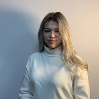 MaryWhitef Chat Room offline