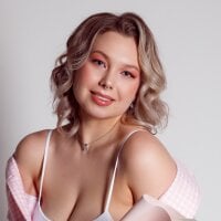 EvieMaison model avatar