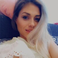 Karladreamssex20 Adlı Modelin Çevrimdışı Sohbet Odası