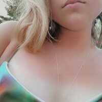 AshleyRose9383 Adlı Modelin Çevrimdışı Sohbet Odası