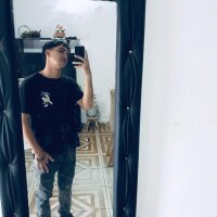 alex_sexycum's Offline Chat Room