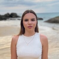Chloe_loo
