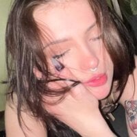 Adelinaaa___ Adlı Modelin Çevrimdışı Sohbet Odası