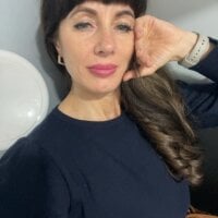 LadyLuxLover's Avatar Pic