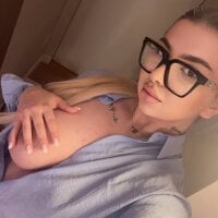 LiviaCarvelle webcam model