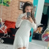 Valeriahot24's Offline Chat Room