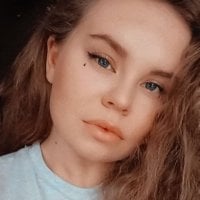 EmiliaMiles offline chatrum