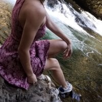 Bugs_feet21's Offline Chat Room