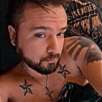 Biguywholikesboth37