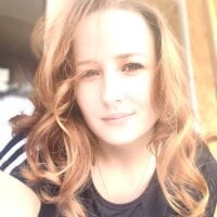 LeonaXxs' Offline Chat Room