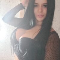 CurvySara1 webcam model