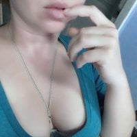 Dina-nikolas' Offline Chat Room