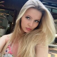 EllieMoore webcam model