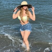 Aitana_Hilton_