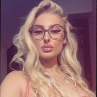 BlondeObsession webcam