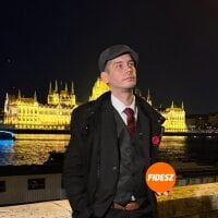 viraglaci18@xh webcam model