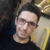 XXXJamesAllen's Offline Chat Room