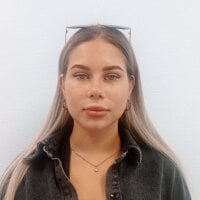 ห้องแชทออฟไลน์ของ MonicaMora