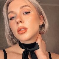 Emmy_Peach_