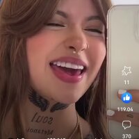 Big_Tits36's Offline Chat Room