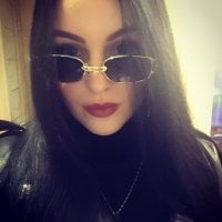 Millie_Yvette offline chatszobája