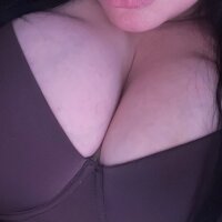 Buxom_Bella77 webcam