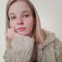 Madelaineses model avatar