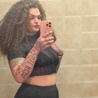 Ladiamond14's Offline Chat Room