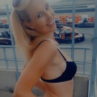 milfemmz model avatar