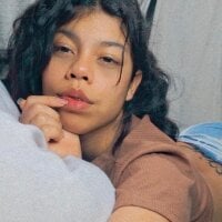 scarlethxzn webcam model