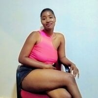 Candy-love77's Offline Chat Room