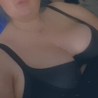 CurvyLicious_LucyX webcam model