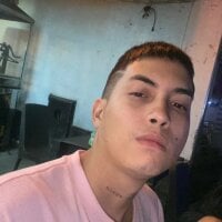 JhonnyRestrepo23's Offline Chat Room