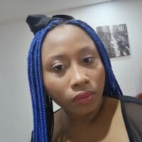 Quinni_1 webcam model