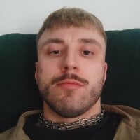 ObeyTheSlutzz's Offline Chat Room