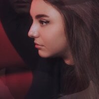 Leslie_Moore Adlı Modelin Çevrimdışı Sohbet Odası