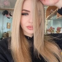 lovely_blonde_xxx's Offline Chat Room