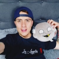 Elijah_King Adlı Modelin Çevrimdışı Sohbet Odası