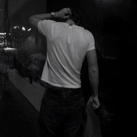 travis_wolf_ webcam model