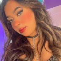 Latinabombsheell webcam model