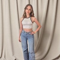 GraceTeenX webcam model