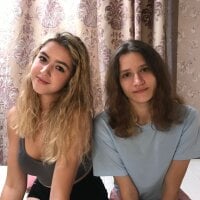 EmilieSauves' Offline Chat Room