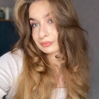 NinaBlond1 model avatar