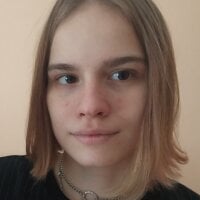 Kiara_Mairan offline chatrum