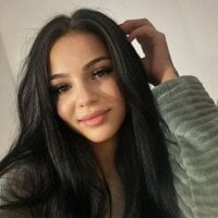 Ariella_Raven webcam model