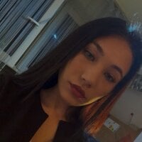 Offline chatovací místnost KiraaLynn